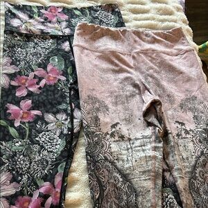 Evolution and Creation Black and Pink Floral Capris 2-pr